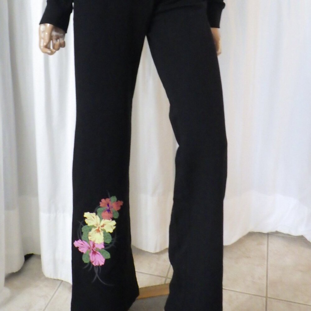 NWT BCBG sz MED, LG, XL 95% cotton PASTEL FLORAL & BLACK 2 PC TRACKSUIT - Picture 3 of 16